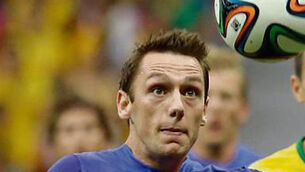 Spain sunk by double Dutch strike in Amsterdam