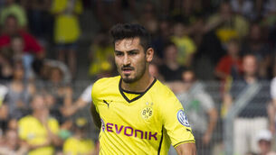 Borussia Dortmund bid to keep Manchester United target Ilkay Gundogan