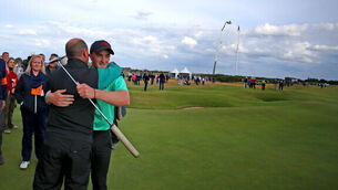 Nerveless Dunne pulls out ace to lead at St Andrews