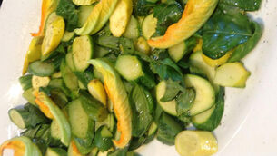 Darina Allen: Cimi di Zucca &mdash; Courgettes, Leaves and Flowers