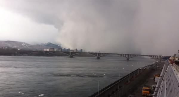 WATCH: Freak snow storm quickly envelop Russian city