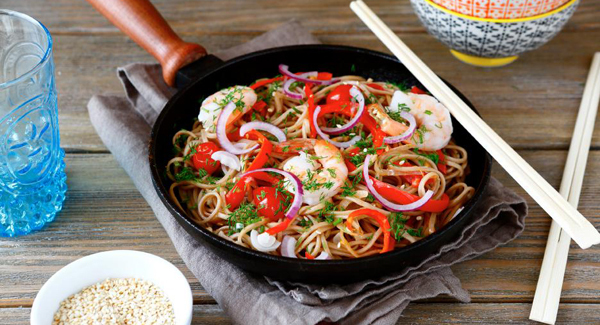 One list, 5 meals: Buckwheat noodles with prawns and red pepper