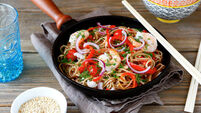 One list, 5 meals: Buckwheat noodles with prawns and red pepper