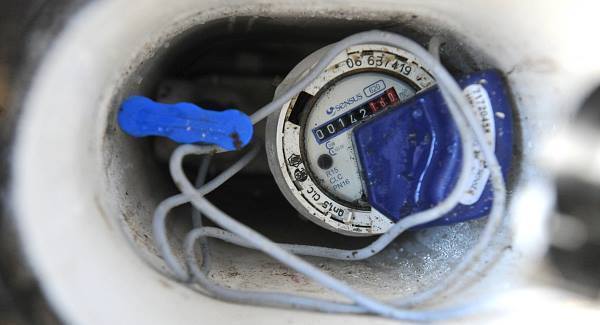 Bill to suspend water charges