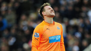 Rob Elliot adds to Ireland’s goalkeeper crisis
