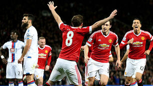 Matteo Darmian keeps Man United in top-four hunt