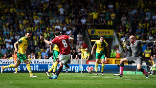 Juan Mata: Wayne Rooney will lead us to top four