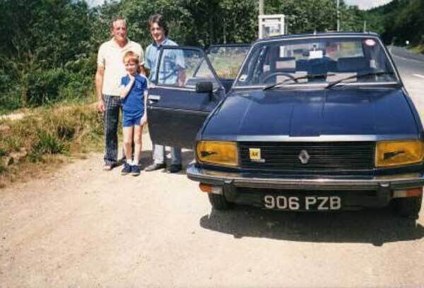 Conor Power stayed in the Vendee, pictured with his father and younger brother 30 years ago.