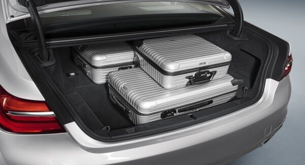 BMW 7-series spaacious boo BMW 7-series spaacious boo
