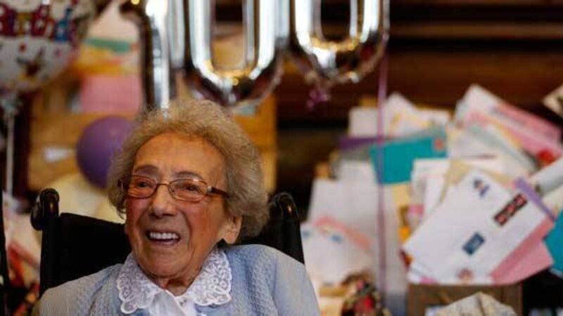 Widow who received over 16,000 birthday cards dies