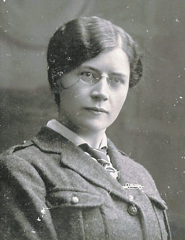 Sorcha MacMahon in Cumann na mBan uniform.