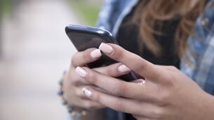 Our attention spans are plummeting! What the hell is wrong with us?