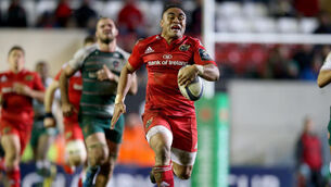 Francis Saili makes a break 20/12/2015