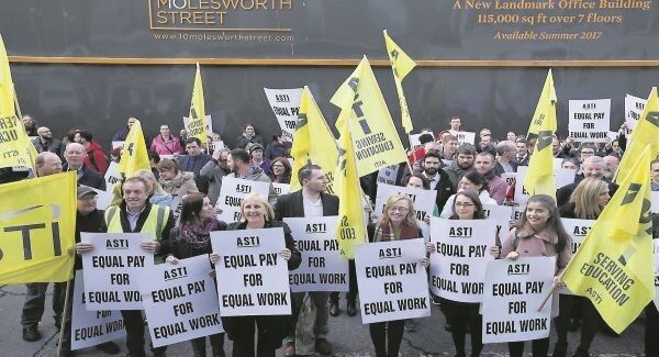 An ASTI protest outside Dáil Éireann highlighted the fact that recently qualified teachers are on inferior pay scales. Picture: Sam Boal An ASTI protest outside Dáil Éireann highlighted the fact that recently qualified teachers are on inferior pay scales. Picture: Sam Boal