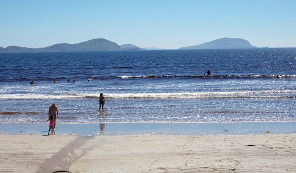 18-7-2016: Swimmers enjoy the sunshine on Reenroe Beach in County kerry on Monday, Photo: Don MacMonagle