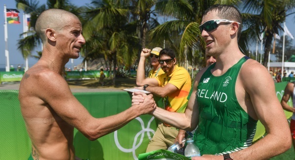 Heroic Rob Heffernan walks tall to claim sixth