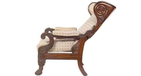 This fine William IV reclining armchair was likely commissioned by Daniel Callaghan MP for Lotabeg in the 1830’s (€3,000-€5,000).