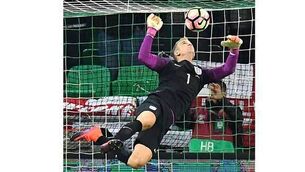 England's struggles continue