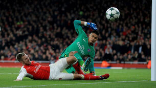 Familiar tale as Arsenal again fail to close the deal