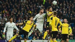 Fifa begins trials of TV replays