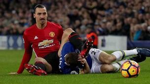 Marouane Fellaini fall guy for Man United as Jose Mourinho fumes