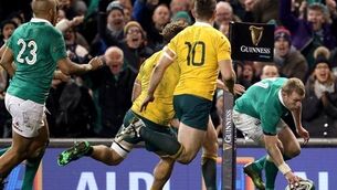 Keith Earls scores a try 26/11/2016