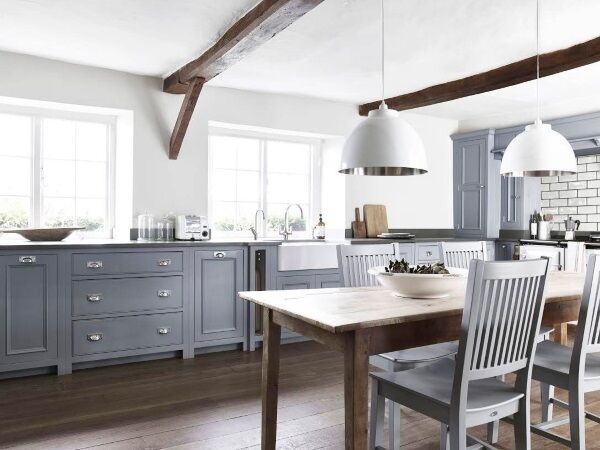 Created with components that work together or as standalone pieces, Neptune’s Chichester kitchen has an easygoing grace that suits any style with prices starting at €11,000. See www.neptune.com for Irish stockists.