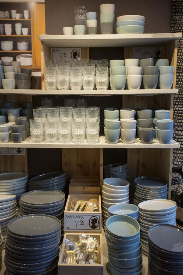 Crockery is finished in grey, cream and a fleshy tone which can be mixed and matched while maintaining a neutral look that won’t overwhelm your table top.