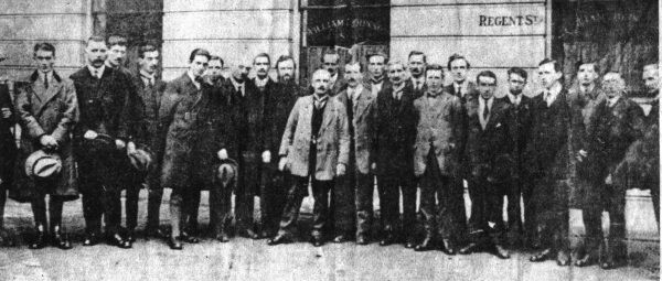 A group of prominent Republicans, who travelled from Cork to join the Mac Swiney family to bring home the remains of Terence Mac Swiney, seen here in Regent Street, London. Picture: From The Unknown Commandant: The Life and Times of Denis Barry 1883-1923’ by Denis Barry, published by The Collins Press, 2010 A group of prominent Republicans, who travelled from Cork to join the Mac Swiney family to bring home the remains of Terence Mac Swiney, seen here in Regent Street, London. Picture: From The Unknown Commandant: The Life and Times of Denis Barry 1883-1923’ by Denis Barry, published by The Collins Press, 2010