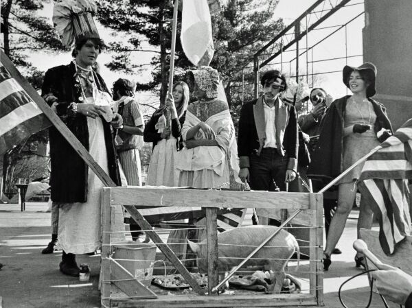 1969: An alternative in-HOG-uration was staged tocounter Richard Nixon’s celebrations.