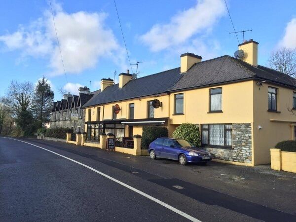 Bridge House is about a mile and a half upriver, along the leafy road to Kealkill.