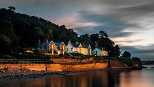 The fine life between woods and waterfront