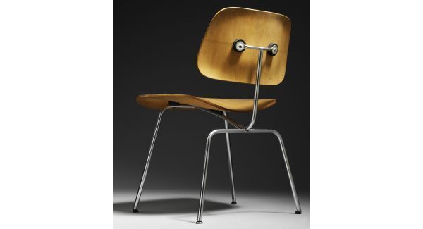 The DCM chair designed by Charles and Ray Eames was manufactured by the Evans Products Company around 1947 in moulded plywood, steel and rubber.