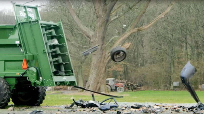Machinery and Equipment: The manure spreader that can shred cars Machinery and Equipment: The manure spreader that can shred cars