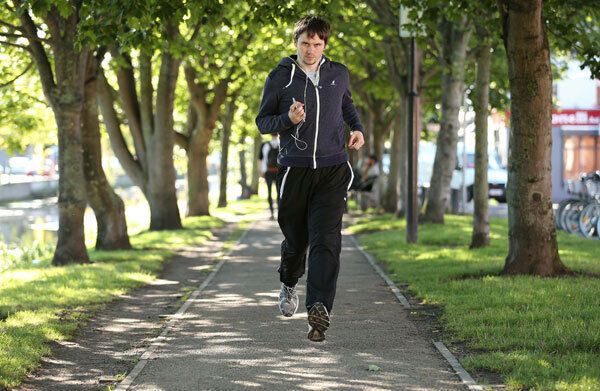 Caomhan takes up running with the help of endurance coach Steven Macklin and the Couch to 5k app.