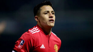 New boy Alexis Sanchez quickly finds feet at Man United