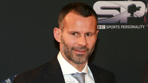 Giggs defends Bale after Wales lose to Uruguay