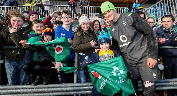 Jonathan Sexton poses for photos with fans at Buccaneers RFC, Galway yesterday. Pic: INPHO/Billy Stickland