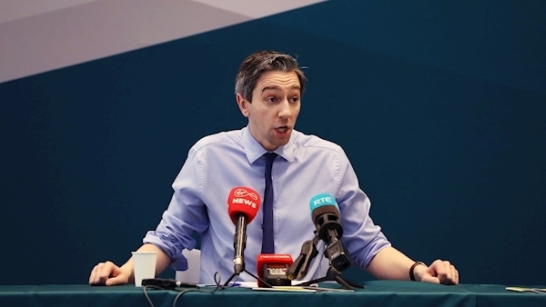 Simon Harris: Foreign summer holidays 'highly unlikely' this year