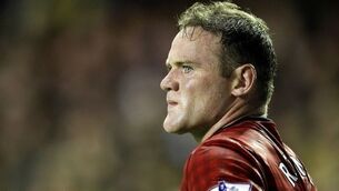 Rooney dropped for van Persie