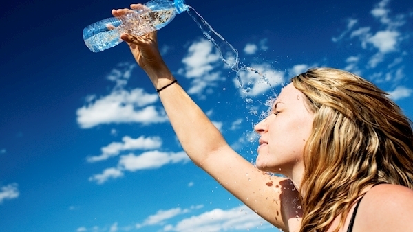 Temperatures to hit 20C this weekend as public urged to stay at home