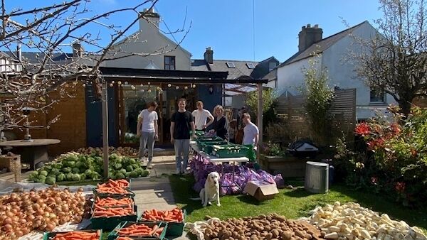 Good Grub O'Reilly family volunteers
