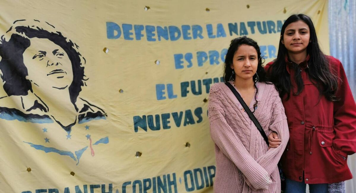 Bertita and Laura Cáceres at Utopia, outside La Esperanza.