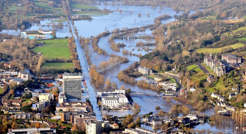 Flooding on Carrigrohane Road and the Lee Fields area in Cork in 2009. File Picture: Denis Minihane.