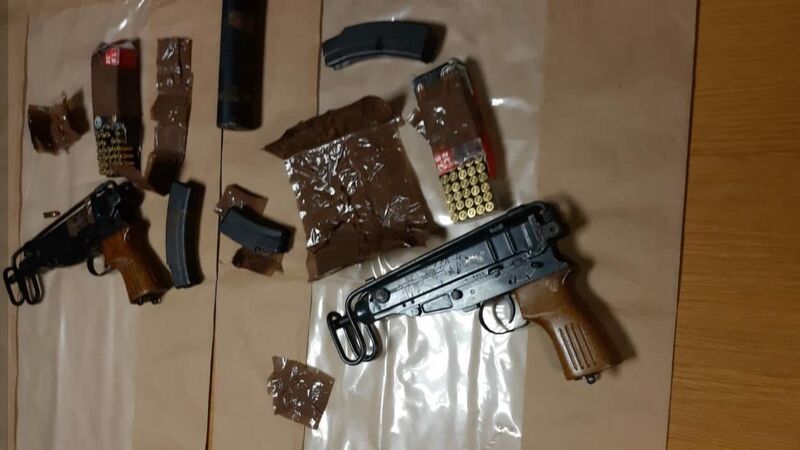Gardaí take two machine guns off the street