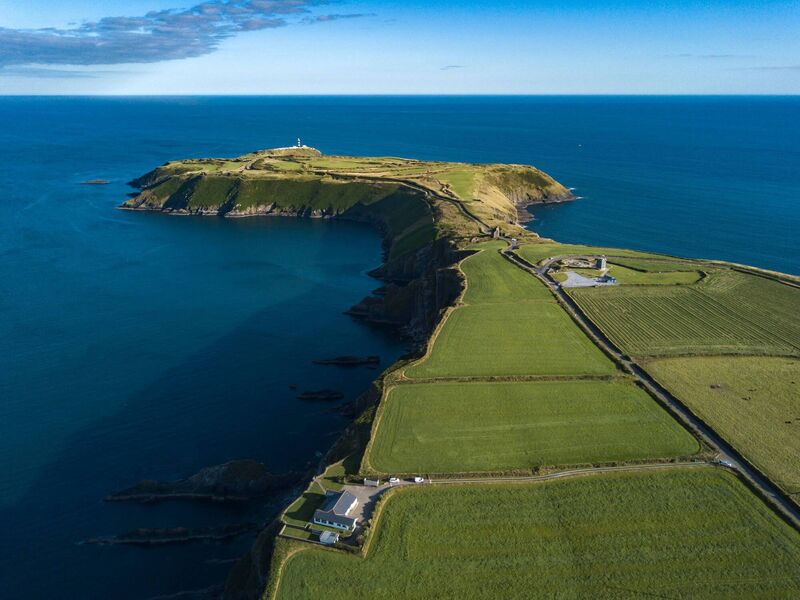 Old Head of Kinsale's golf course is just a long golf drive away from Oceanside Old Head of Kinsale's golf course is just a long golf drive away from Oceanside