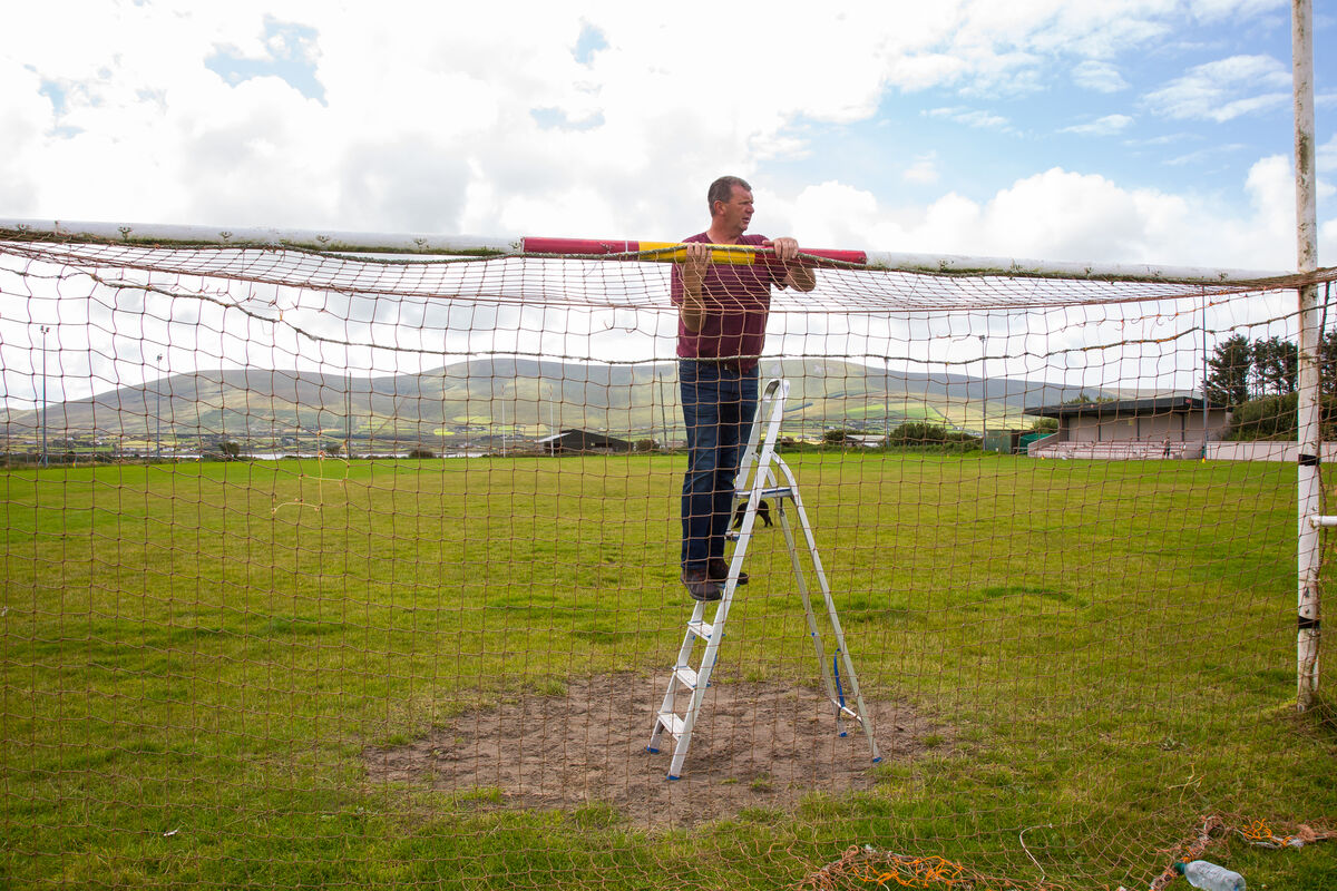 Valentia Young Islanders groundskeeper Sean Curran making sure all is in order the Junior Club Championship R2 v Beale on Sunday. Picture Alan Landers.