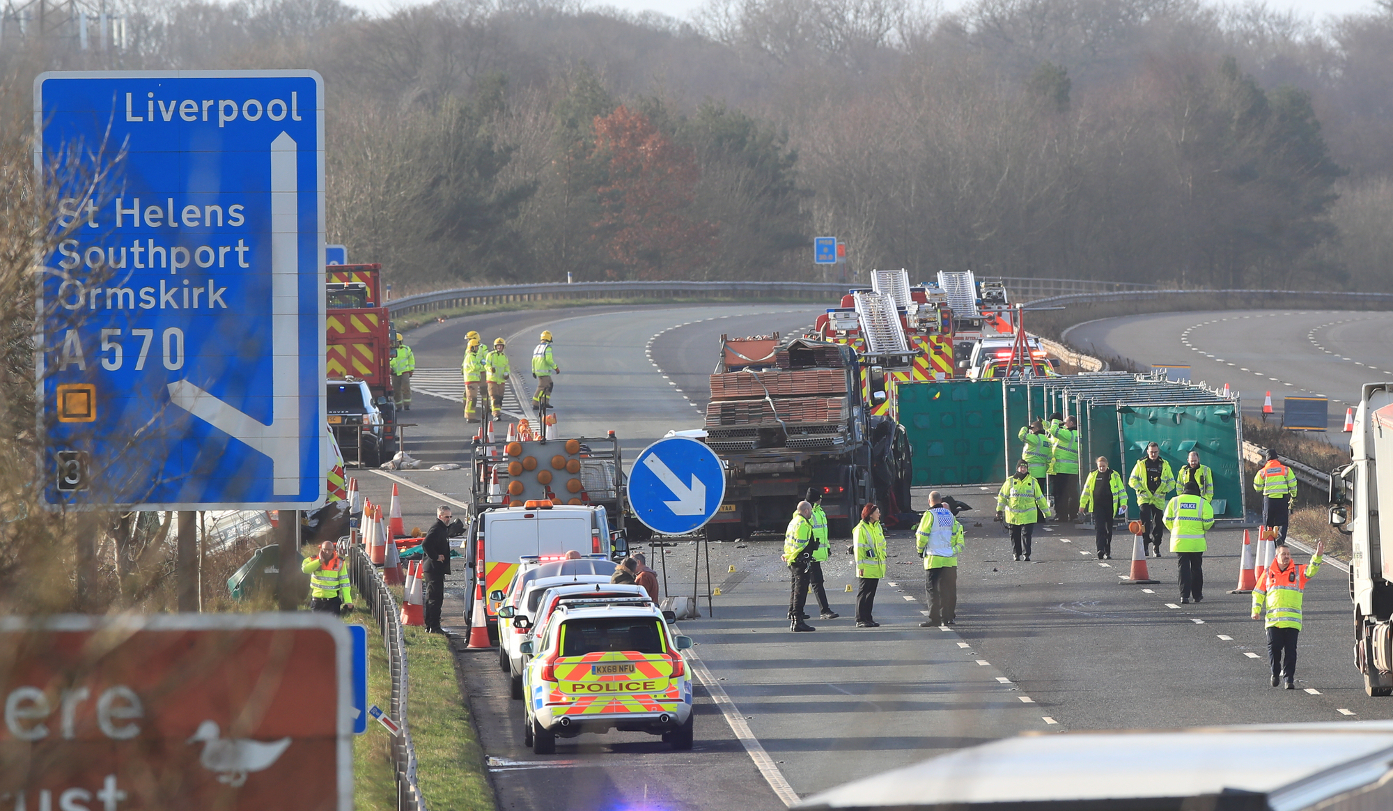 Death crash HGV driver used mobile apps moments before ploughing into minibus in UK