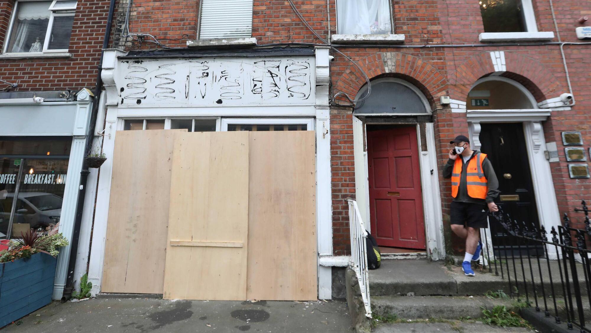 A housing activist outside the Phisboroughproperty where nine tenants were evicted during the week. Chief executive of Inner City Helping Homelessness (ICHH) Anthony Flynn told the Irish Examiner the eviction was deemed invalid.  Picture: Sasko Lazarov / Rollingnews.ie
