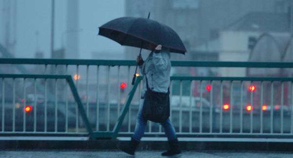 Rainfall warning for south of Ireland with 'heavy, possibly thundery, rain' expected